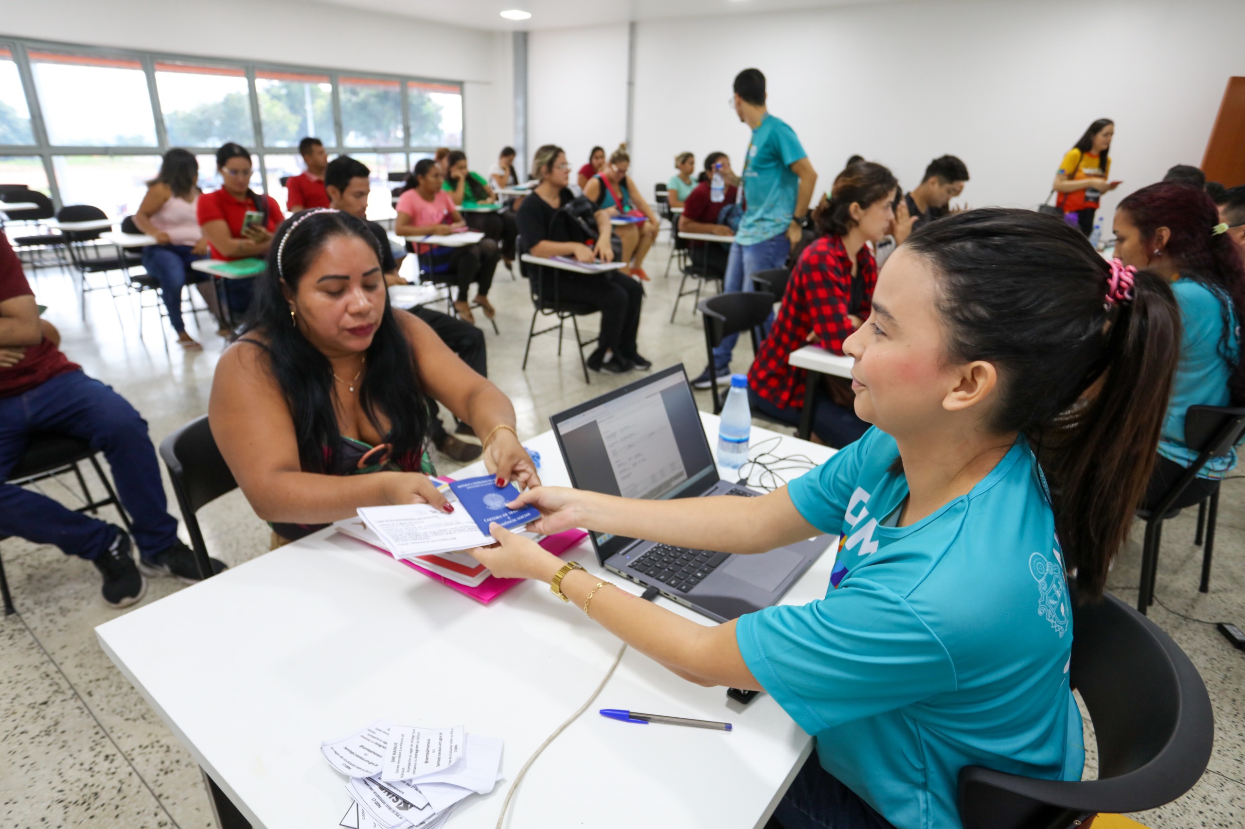 Sine Manaus oferta 128 vagas